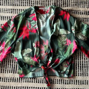 Lovers + Friends Size Small green cropped satin Tie front blouse REVOLVE
